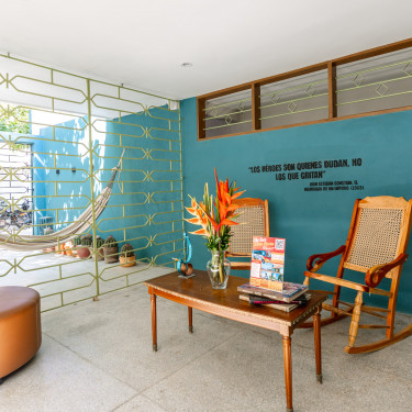 Contacto Hotel Librería El Cafe del Pombal